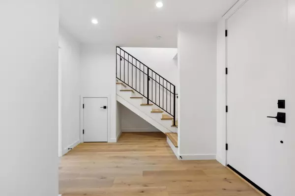 Burlingame, CA 94010,1433 Floribunda Avenue #7