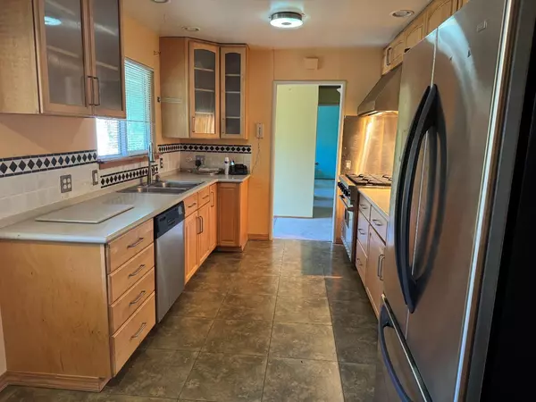 Atherton, CA 94027,97 Belleau Avenue