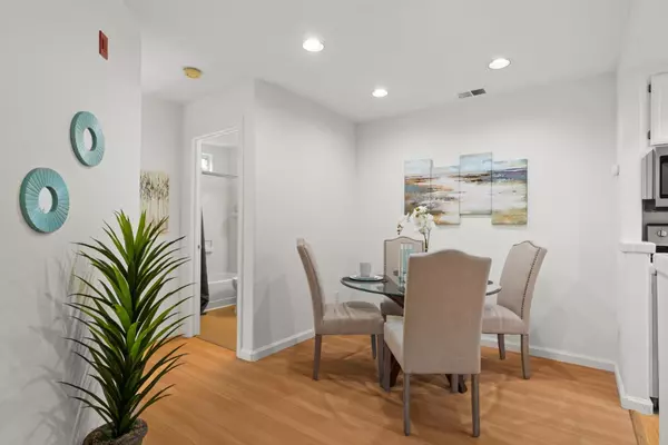 San Jose, CA 95123,5981 Lake Hennessy Court