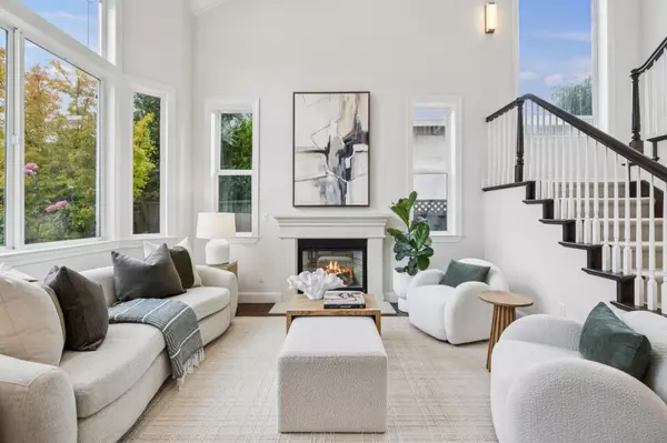 Menlo Park, CA 94025,2138 Avy Avenue