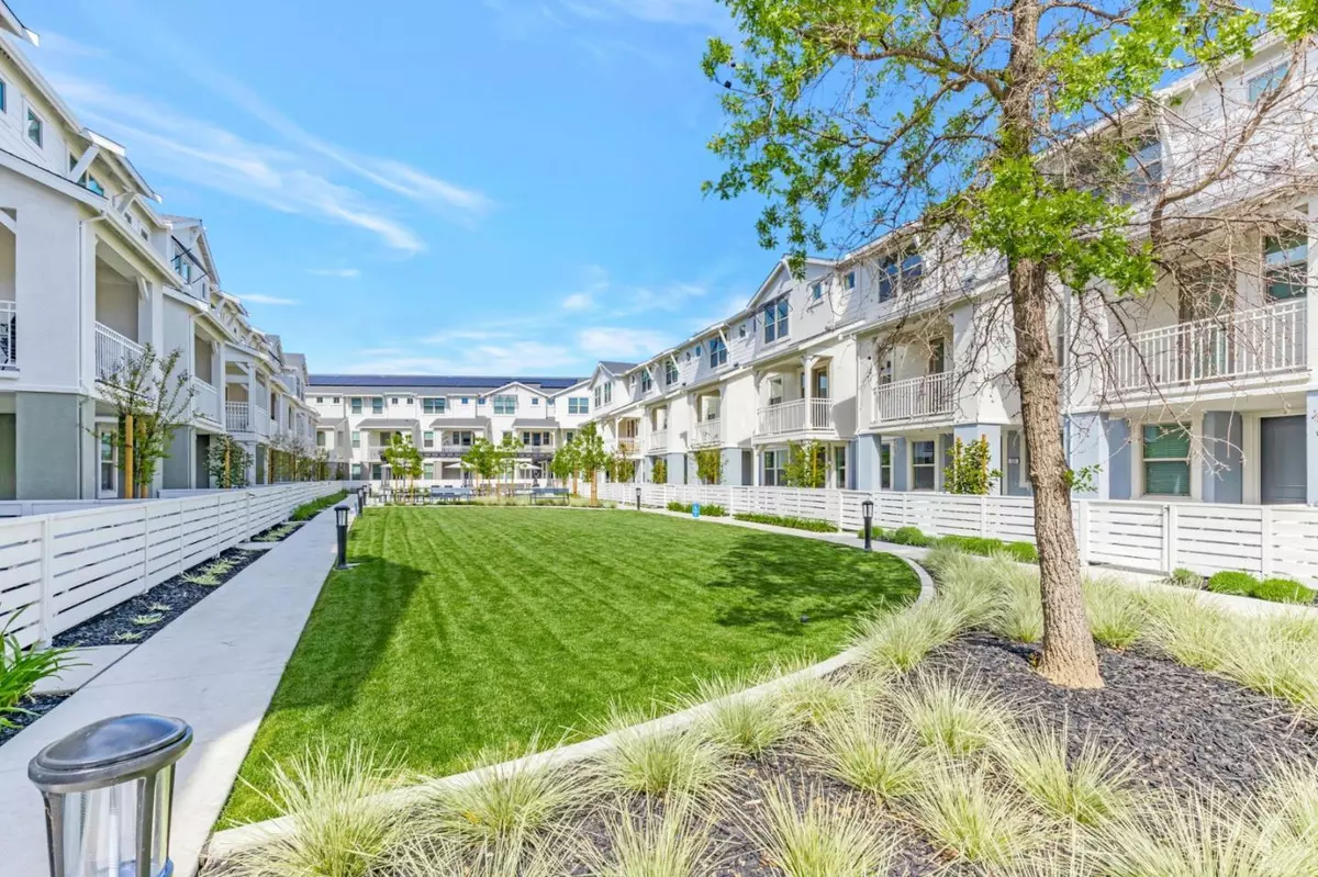 Walnut Creek, CA 94597,225 Oak Circle