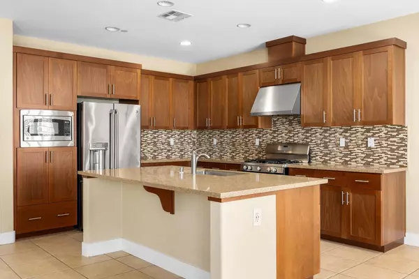 Gilroy, CA 95020,9881 Rancho Hills Drive