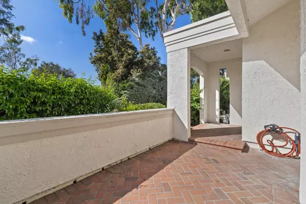 Irvine, CA 92612,15 Morena