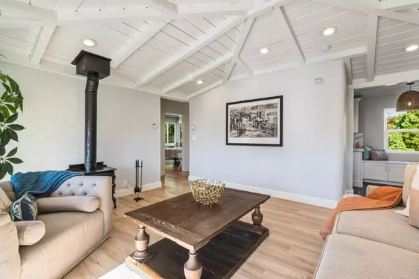 Watsonville, CA 95076,17 Sunset Drive