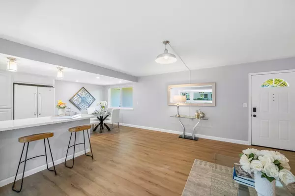 Los Gatos, CA 95032,14225 Lora Drive #56