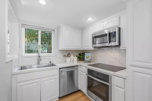 Los Gatos, CA 95032,14225 Lora Drive #56
