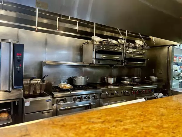 Menlo Park, CA 94025,1075/1077 El Camino Real