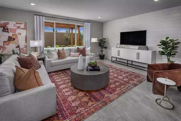 Hollister, CA 95023,1910 Peony Street