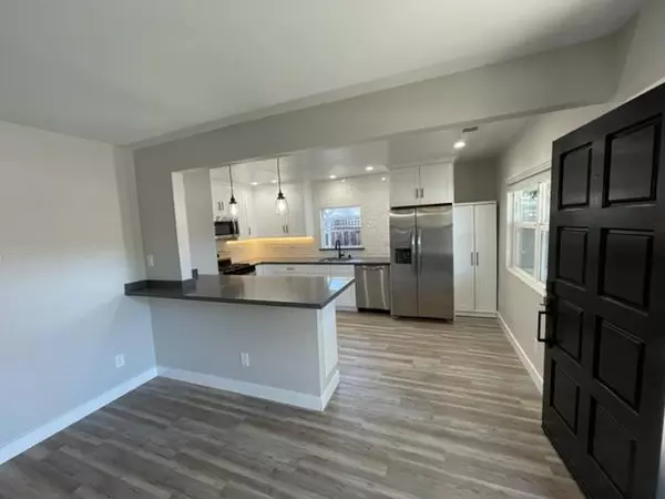 Redwood City, CA 94063,427 Samson Street #A