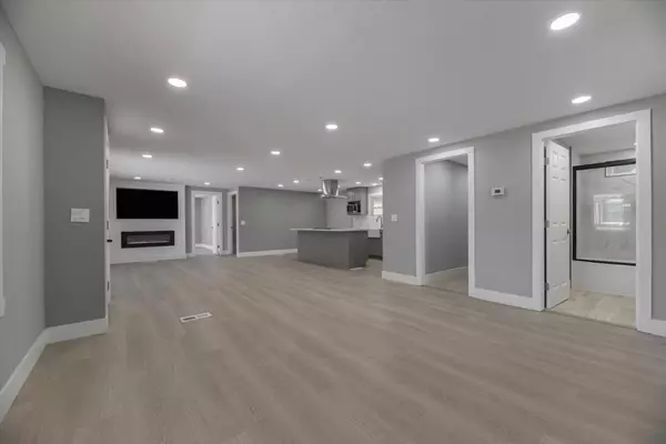 Hollister, CA 95023,174 REDWOOD Drive #174