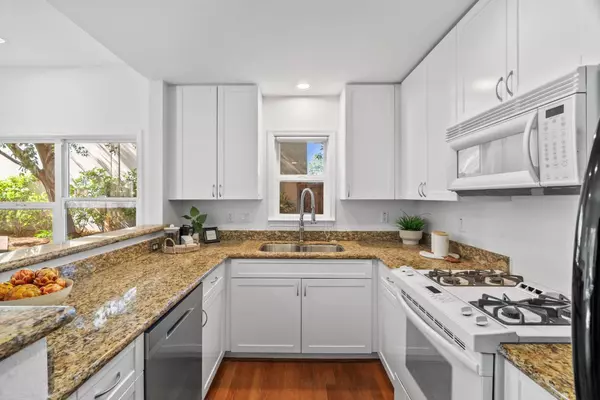 Mountain View, CA 94043,748 Cottage Court