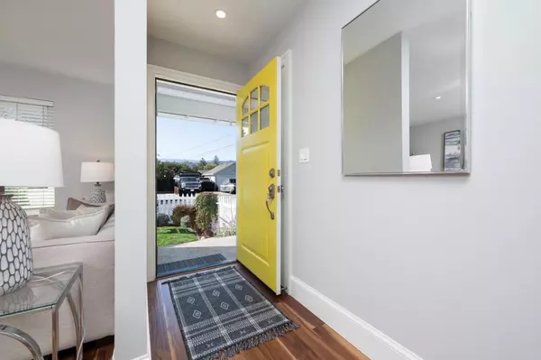 Redwood City, CA 94061,1035 Valota Road