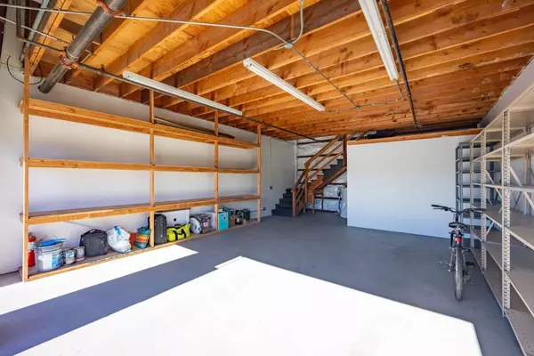 Half Moon Bay, CA 94019,207 Harvard Avenue