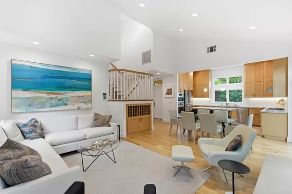 Menlo Park, CA 94025,1236 Hoover Street