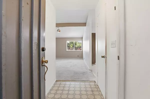 San Jose, CA 95119,6588 Korhummel Way