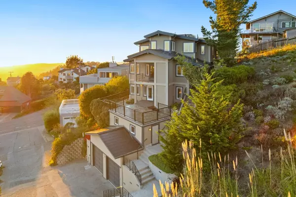 El Granada, CA 94018,107 Dolphine Avenue