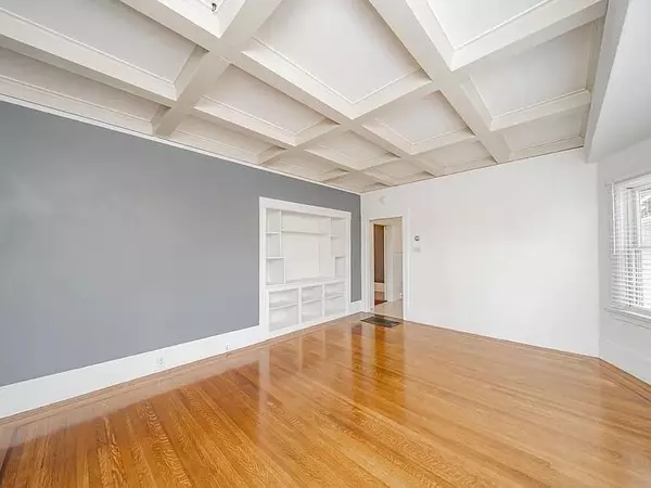 Oakland, CA 94610,336 Elwood Avenue