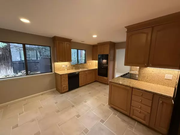 Menlo Park, CA 94025,2439 Sharon Oaks Drive