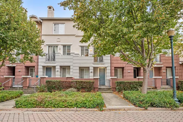 Hayward, CA 94541,728 City Walk Place #4