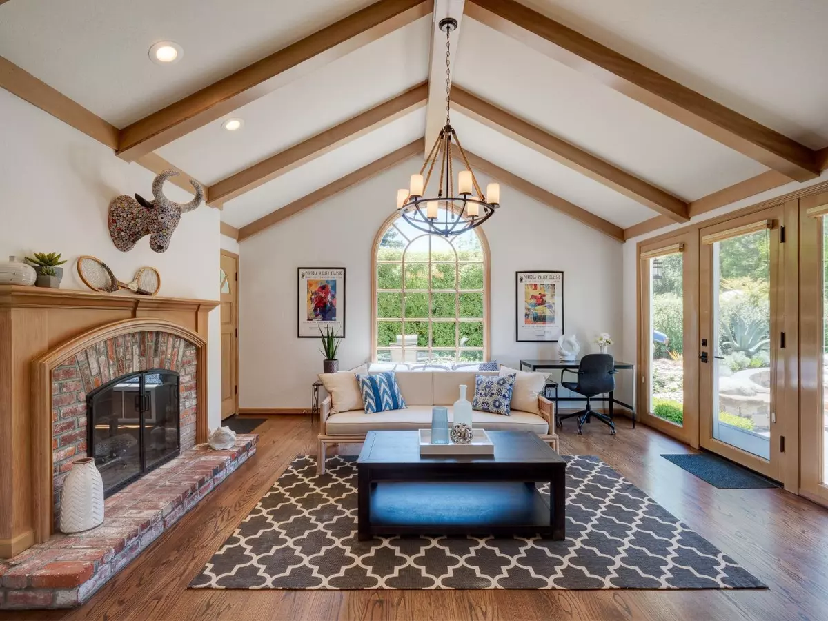 Menlo Park, CA 94025,8 Robert South Drive