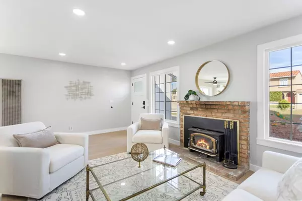 Fremont, CA 94555,33169 Lake Oneida Street