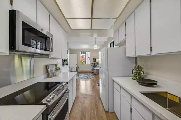 Burlingame, CA 94010,1515 Floribunda Avenue #302