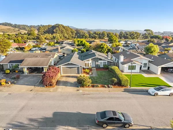 Half Moon Bay, CA 94019,1557 Mizzen Lane