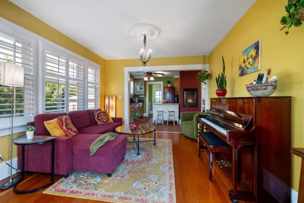 Santa Cruz, CA 95060,113 Washburn Avenue