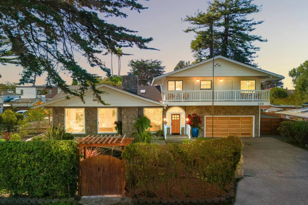 Aptos, CA 95003,320 Cliff Drive