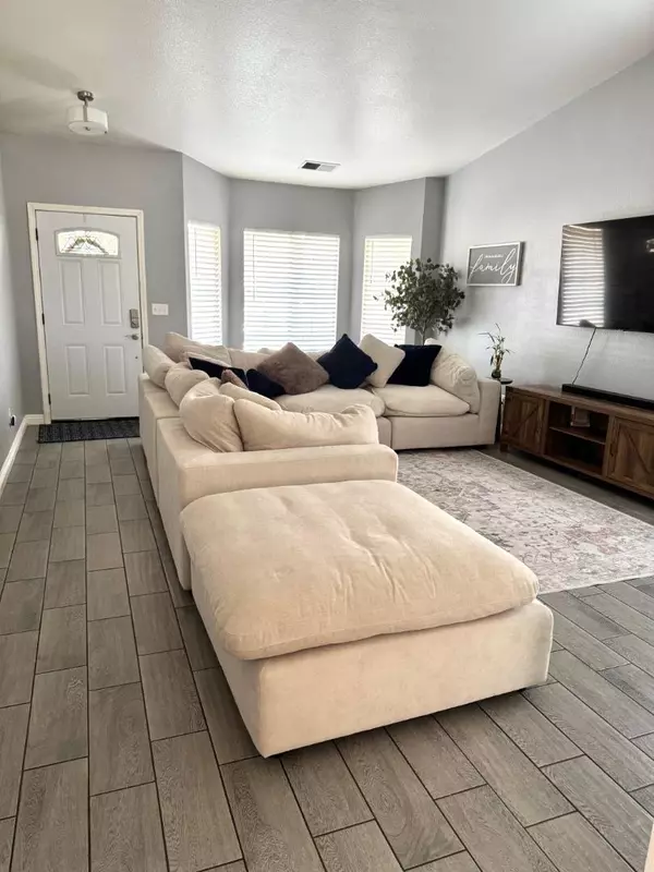 Hollister, CA 95023,2171 Spruce Drive