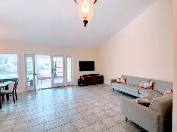 Foster City, CA 94404,150 Flying Mist Isle