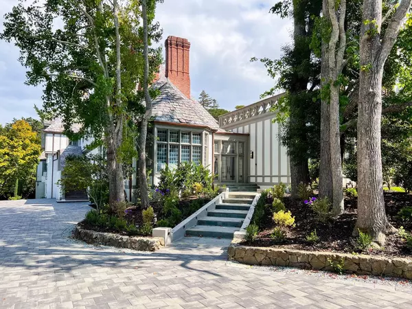 Hillsborough, CA 94010,85 Fagan Drive