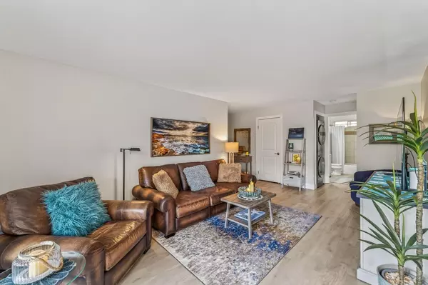 Monterey, CA 93940,300 Glenwood Circle #159