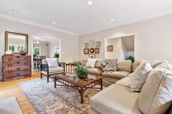 Burlingame, CA 94010,106 Pepper Avenue