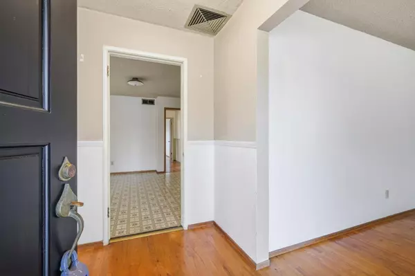 Santa Cruz, CA 95060,214 Archer Drive