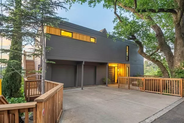 Los Gatos, CA 95030,25 Grove Street