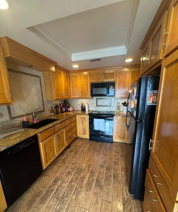 Salinas, CA 93906,1893 Cherokee Drive #1