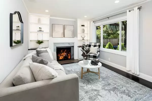 Menlo Park, CA 94025,381 Mckendry Drive