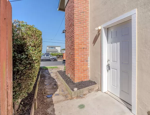 Pacifica, CA 94044,820 Edgemar Avenue #Downstairs unit