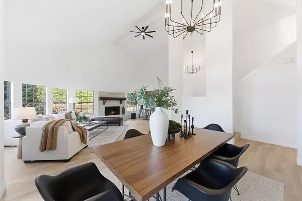 Half Moon Bay, CA 94019,370 Burning Tree Court