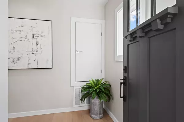 San Mateo, CA 94403,2105 Stratford Way