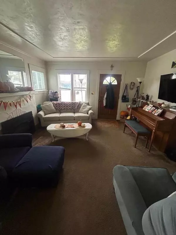 Salinas, CA 93901,612 Central Avenue