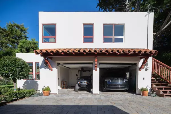 Carmel, CA 93921,0 San Carlos 2 NW of Santa Lucia