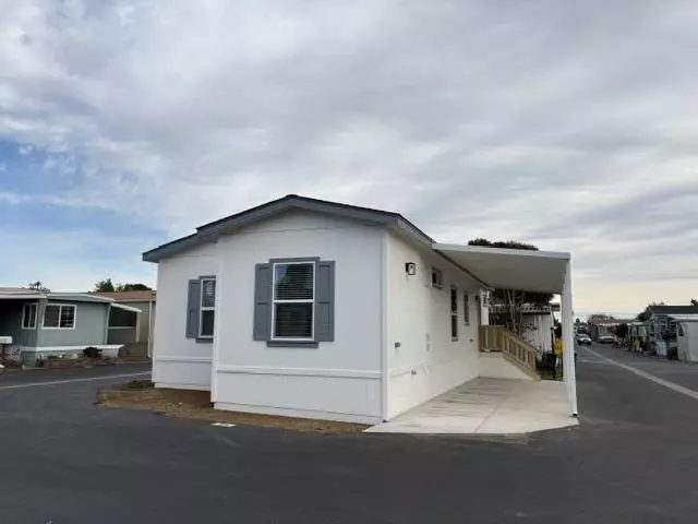 Santa Cruz, CA 95062,1099 38th Ave #58