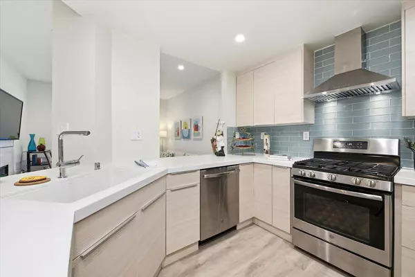 Sunnyvale, CA 94085,608 Arcadia Terrace #201