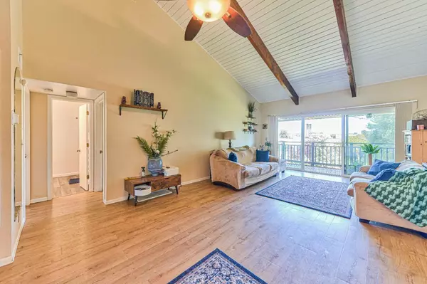 Salinas, CA 93905,158 Kern Street #11