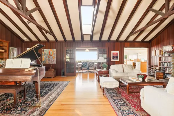 Redwood City, CA 94062,11 S Palomar Drive