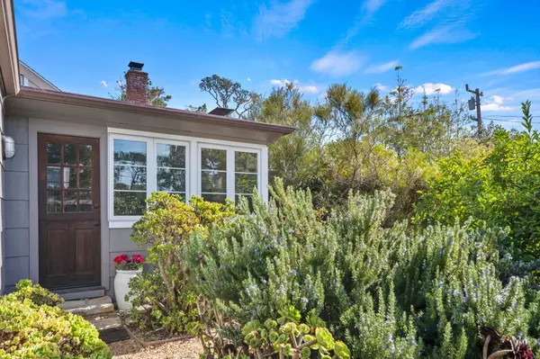 Carmel, CA 93923,24747 Valley Way