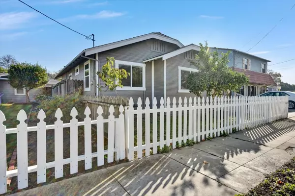 Hollister, CA 95023,367 College Street