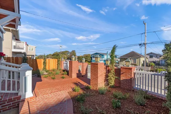 Monterey, CA 93940,272 Clay Street